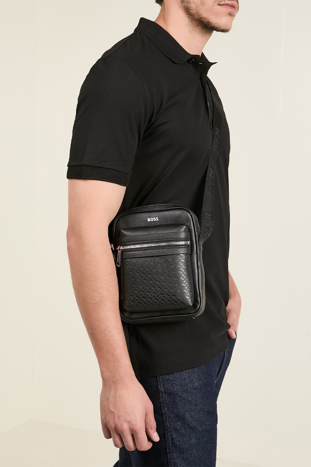 תמונת כל הלוק של תיק צד